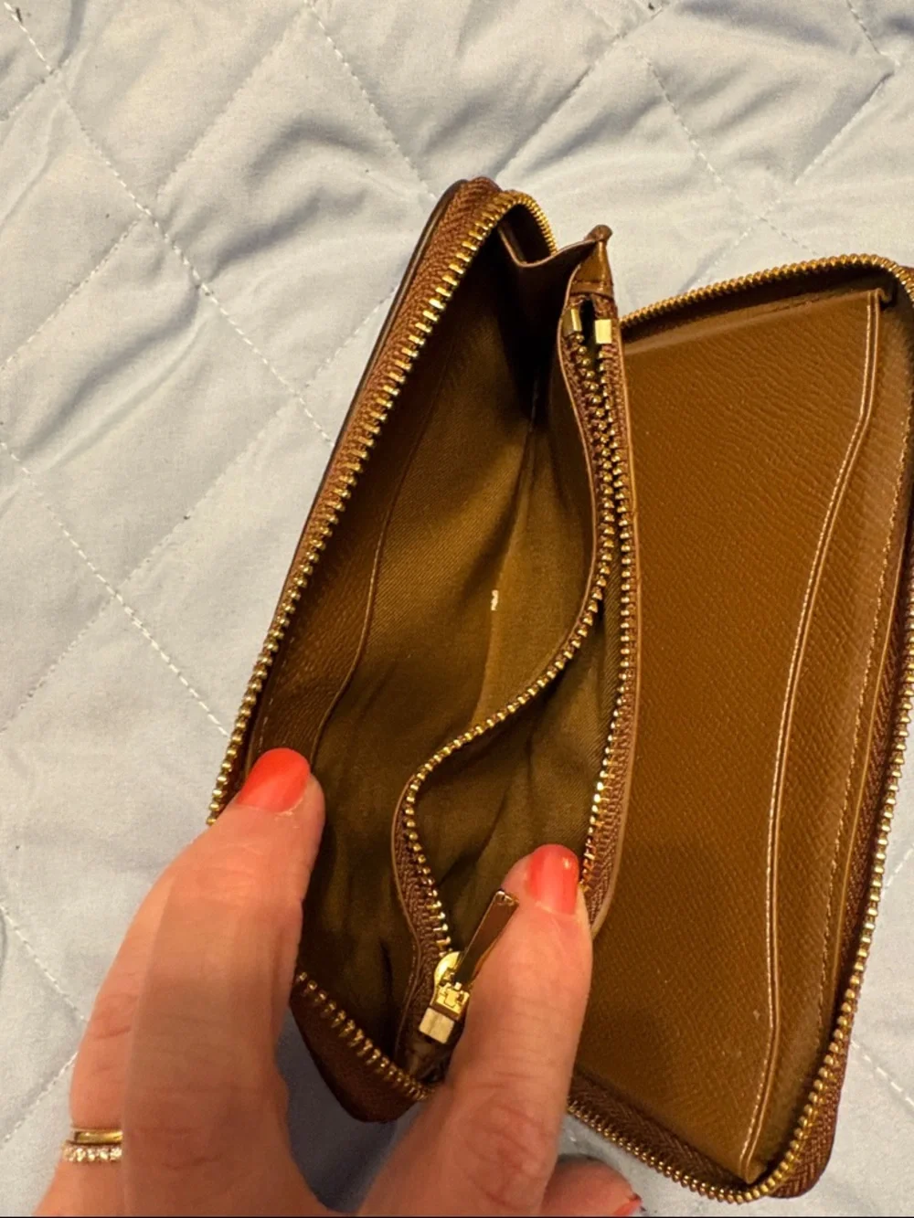 Coach Tan Pebbled Leather Zip Wallet with Gold Hardware - Picture 3 of 6